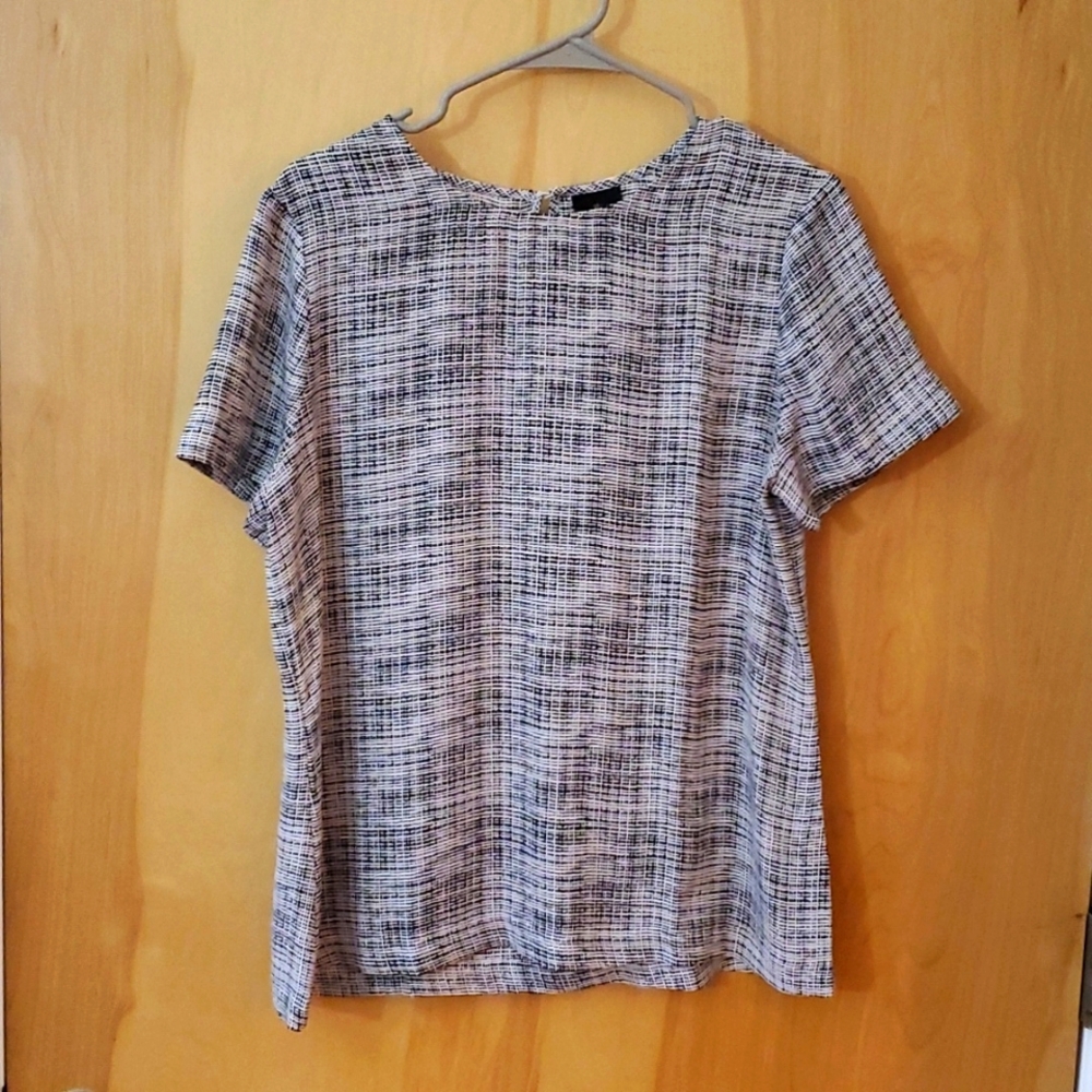 Black and white flowy shirt